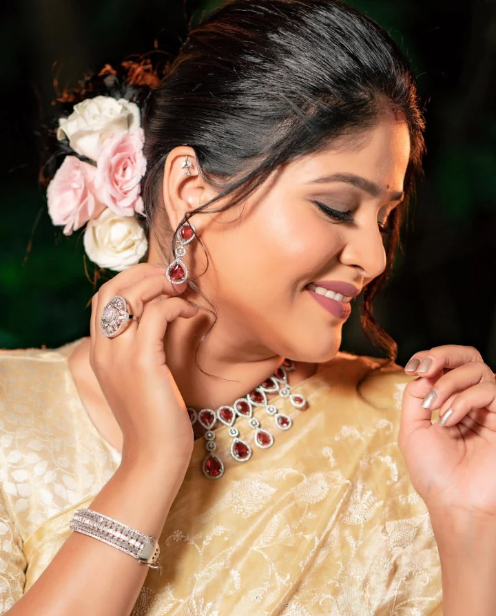 Akshaya Deodhar Instagram