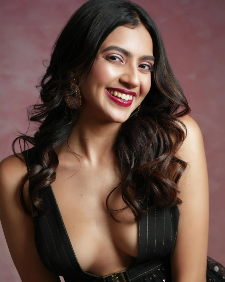 Kashika Kapoor Biography
