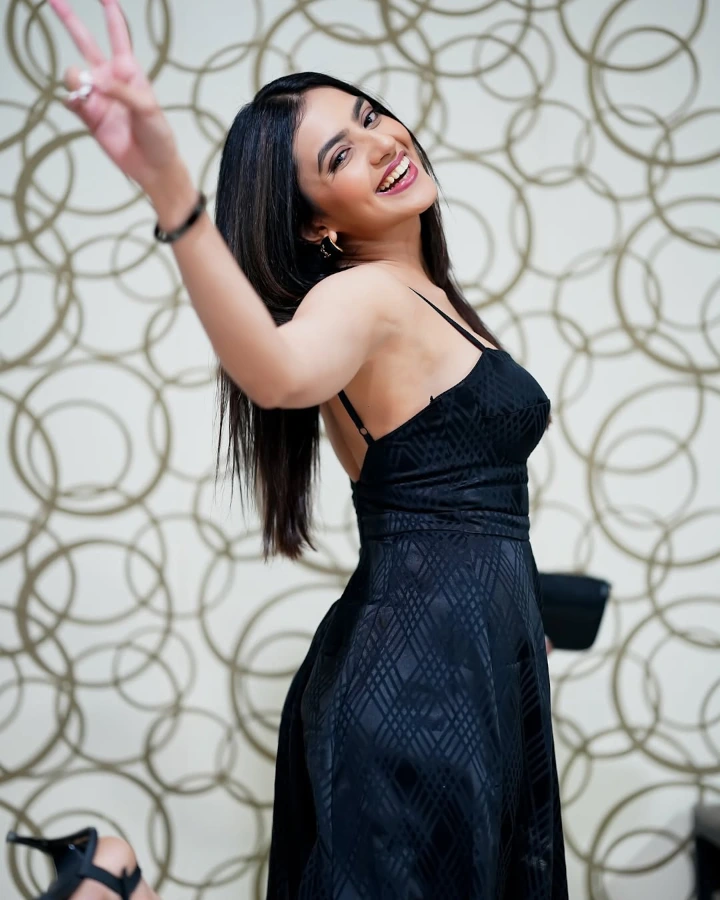 Kashika Kapoor in Hindi Music & Film Industry
