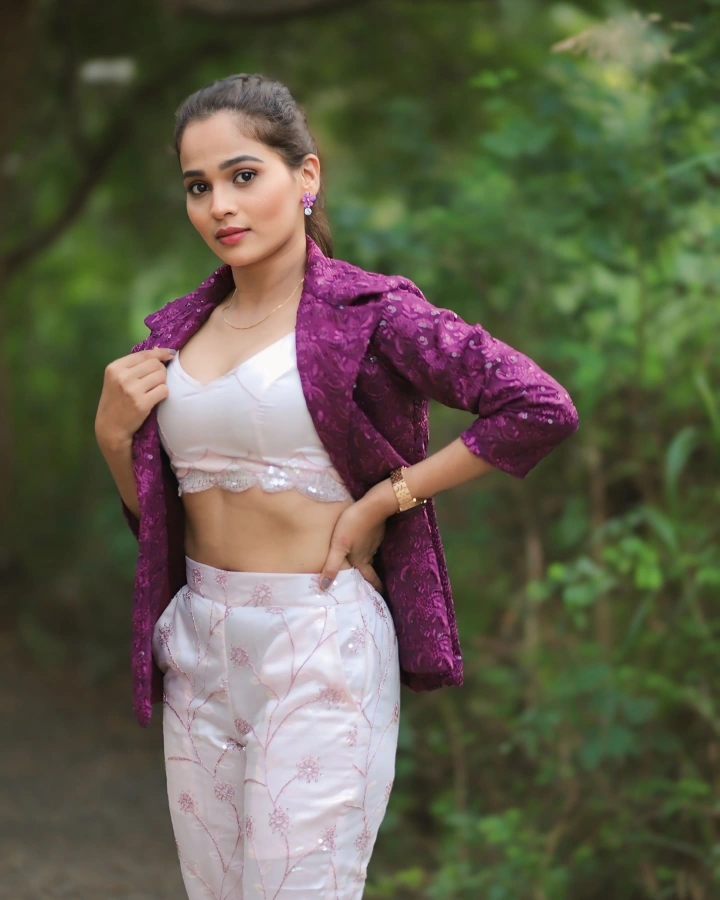 Prajakta Navnale Navel