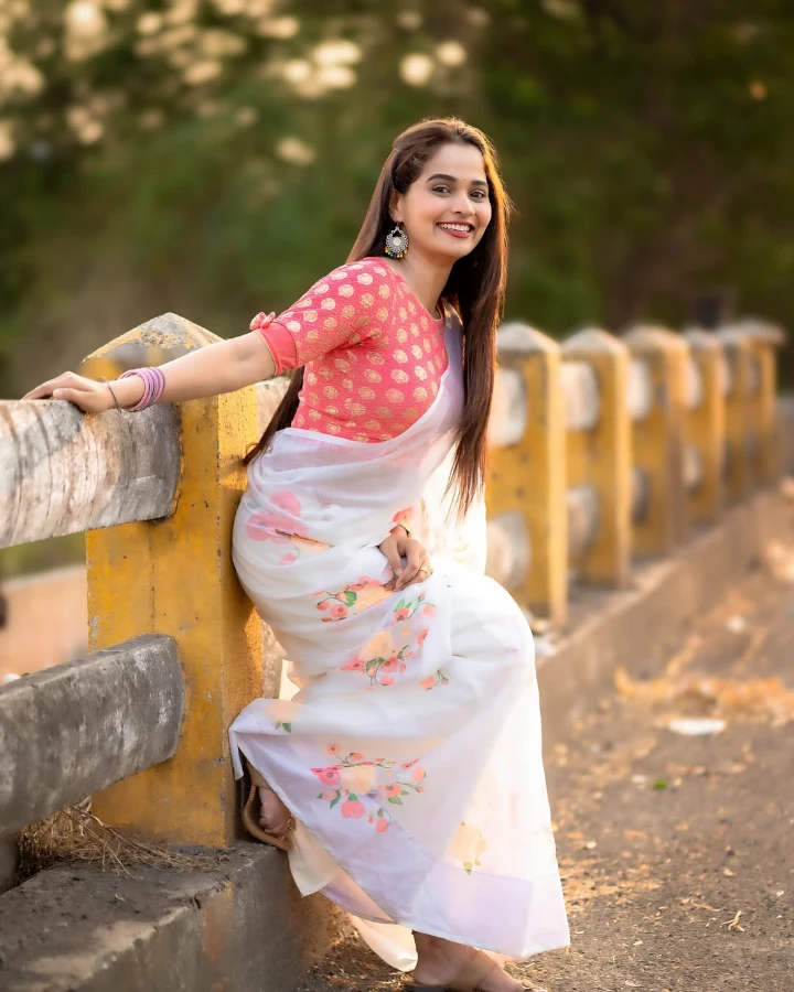 Prajakta Navnale in Hot Saree Image