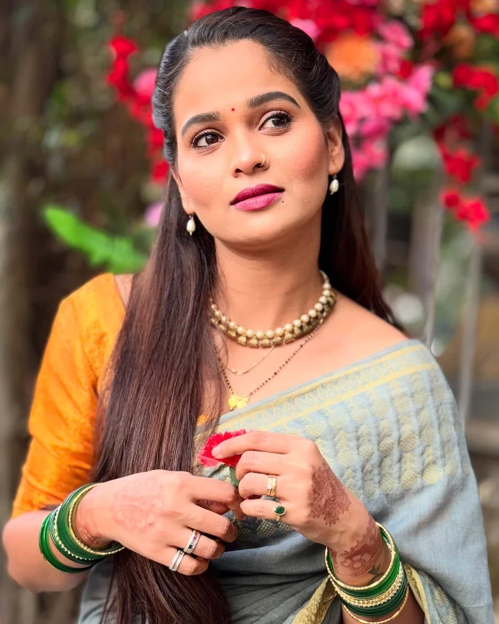 Prajakta Navnale's Fabulous Eyes