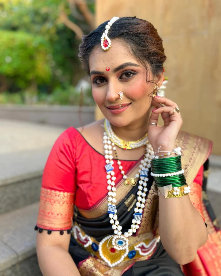 Priyanka Malviya is also very fond of imitation jewellery and shoes