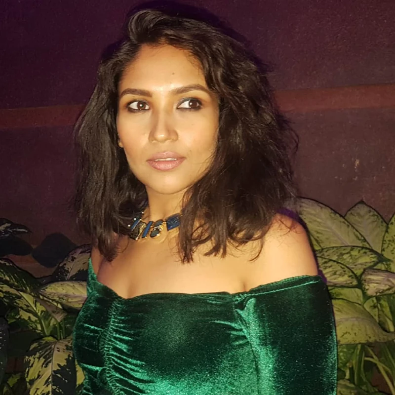 Shruti Bapna Social Media