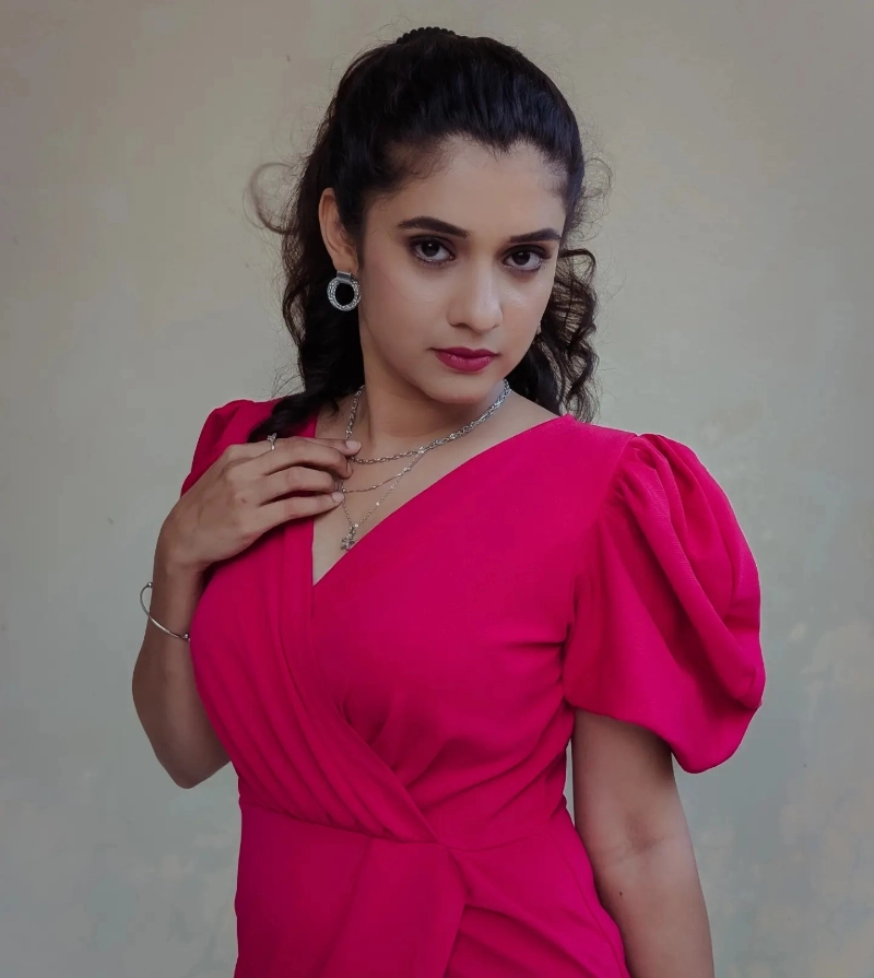 Vaishnavi Kalyankar is a Gorgeous Indian Actress & a Beautiful Model