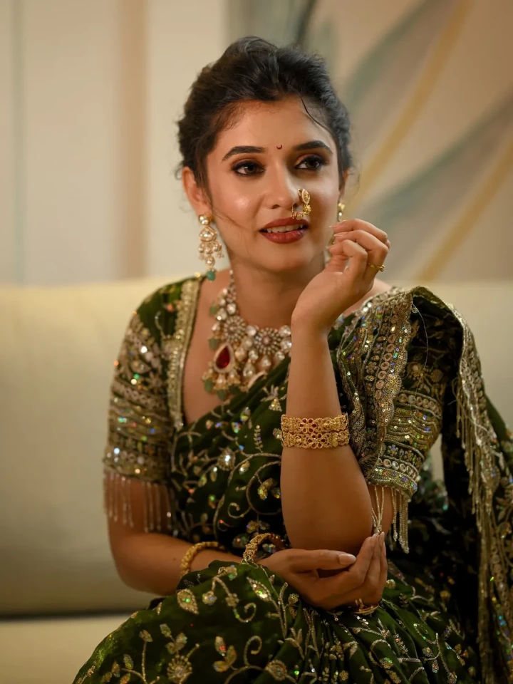 Vaishnavi Kalyankar is also very fond of imitation jewellery and shoes