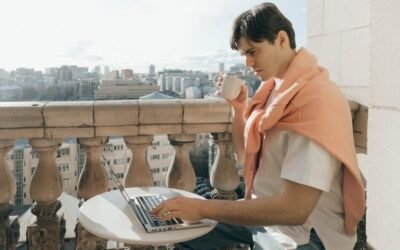 Digital Nomads Going Permanent: How Extended Travellers Handle the Final Move