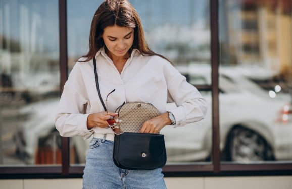how-to-choose-a-crossbody-bag-for-comfort-and-vers-1