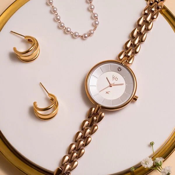 no-gatekeeping-5-stylish-watches-for-girls-this-se-3