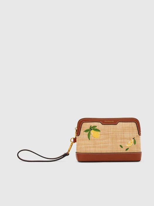 5-travel-pouches-every-frequent-traveller-should-o-3