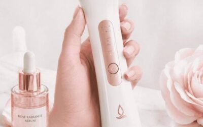 At-Home Anti-Aging Devices: What to Look for in a Skin Tightening Handset