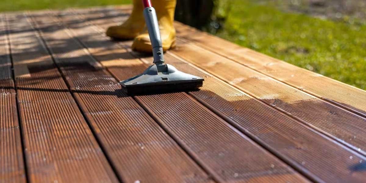 Deck-Staining-Cost-Calculator